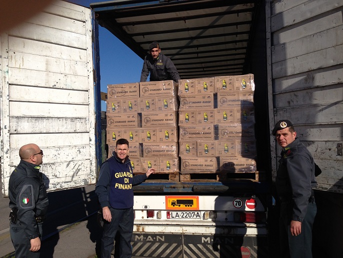 PALERMO: CONTRABBANDO DI OLII MINERALI. LA GDF SEQUESTRA 30  MILA LITRI DI OLIO LUBRIFICANTE PER AUTO